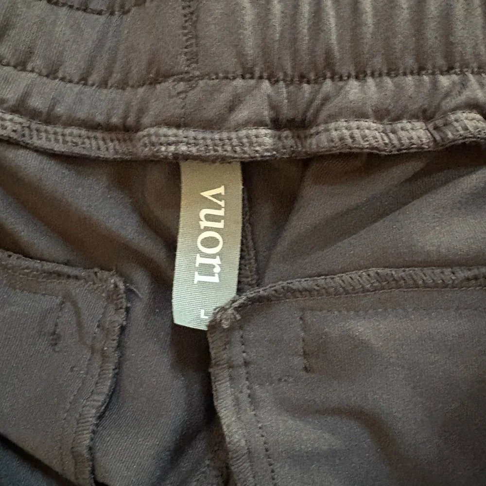 Vuori Men's Black Athletic Shorts with Zipper Pocket - Picture 3 of 6